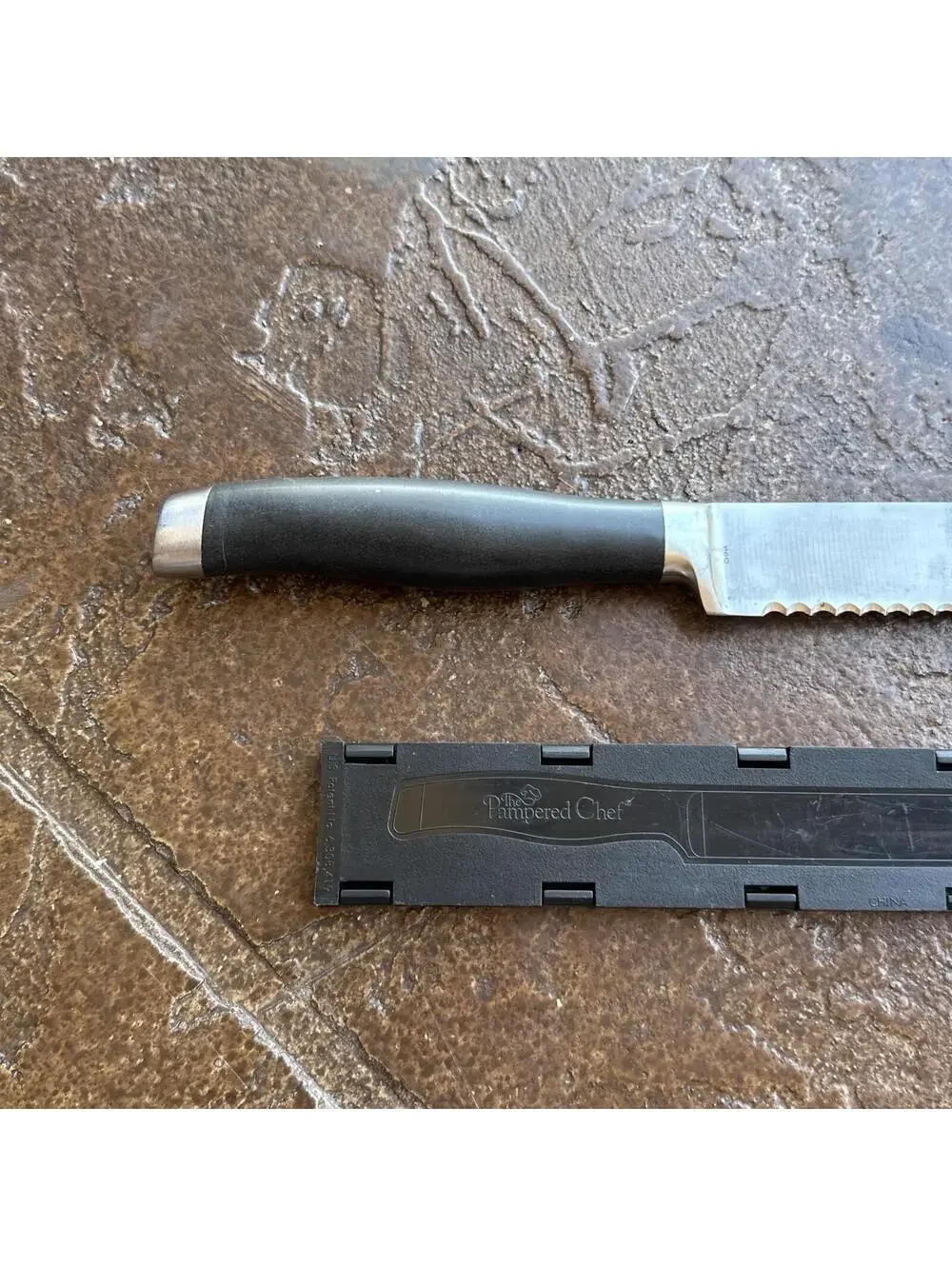 Pampered Chef 9” Large Serrated Knife w/ Cover German Steel